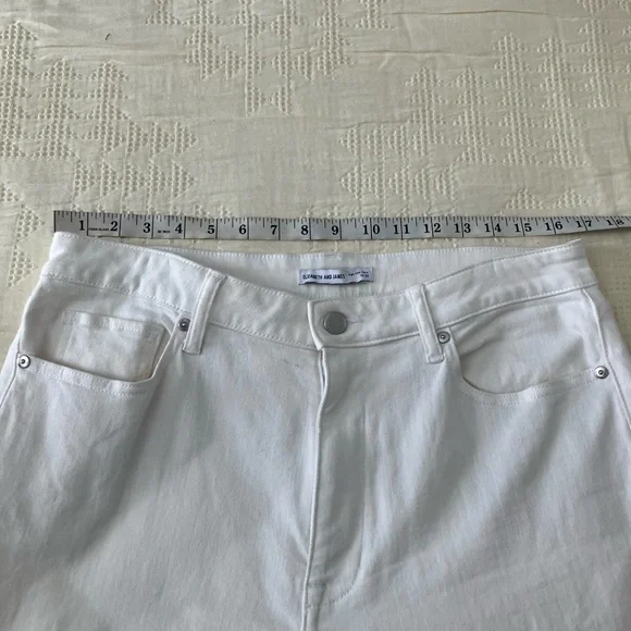 ELIZABETH & JAMES White High Rise Flare Leg Jeans Size 14 - Picture 8 of 12